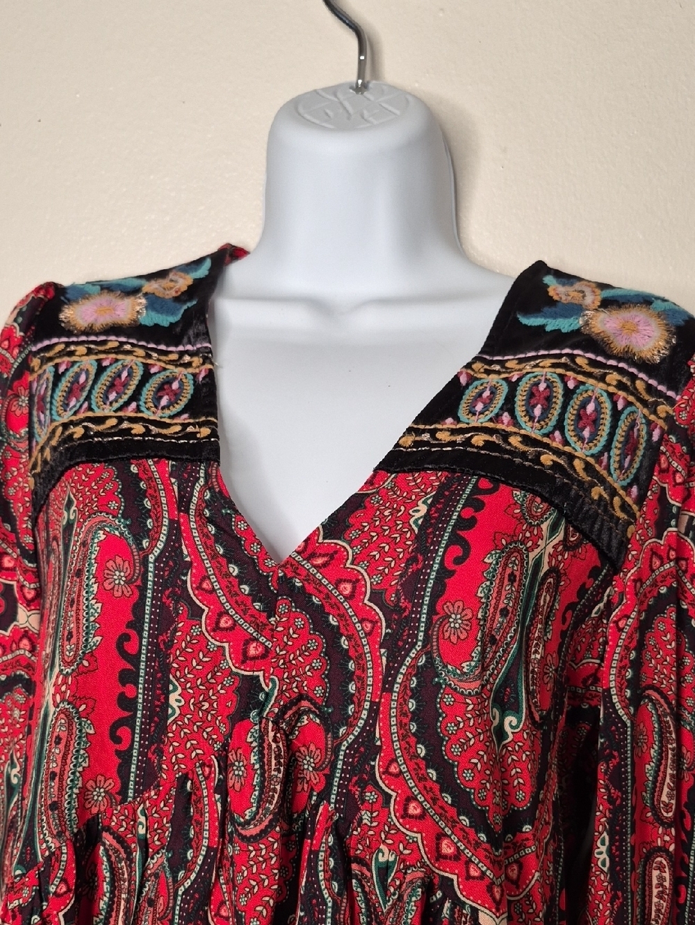 Zara Red Paisley Mini Dress with Black Accents - Picture 3 of 11